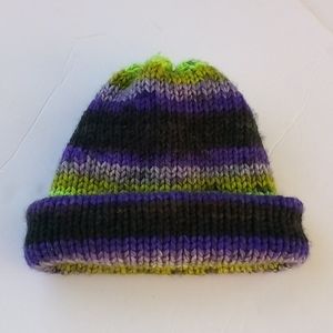 Knit green/purple child's beanie, good condition